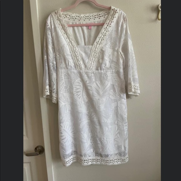 EUC Lilly Pulitzer Size M White 3/4 Sleeve Eyelet Dress - Picture 1 of 3